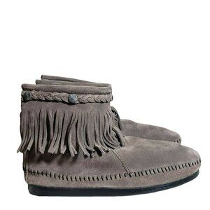 Minnetonka Womens Gray Suede Fringe Hi Top Zip Narrow Ankle Boots Bootie…